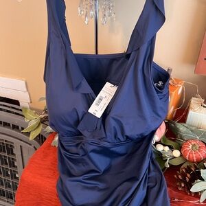 Sonnet Shores NWT Ruffled Neck tankini top w/ adjustable straps & removable cups